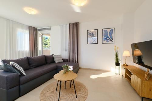 2 bedrooms, 3 beds
