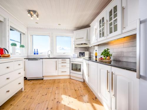 Holiday Home Sjøbuvågen by Interhome (Holiday Home Sjøbuvagen by Interhome) in Korssund