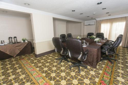 Comfort Suites Paradise Island In Bahamas