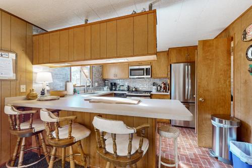 The Wilkie Cabin in Big Bear City, USA