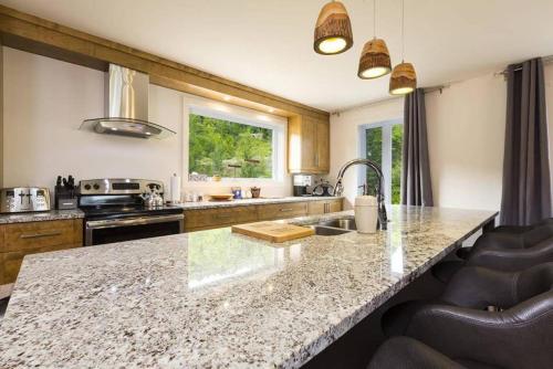 345 Les Immeubles Charlevoix 345 in Petite-Riviere-Saint-Francois (QC)