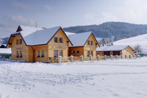 2 bedrooms, 4 beds