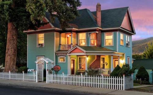 Roseberry House Bed and Breakfast - Karlo, CA
