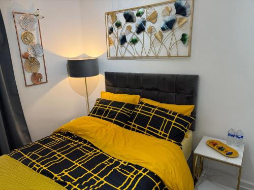 Luxury Studio in Victoria, 7 minutes walk to Victoria Station, Room 7, London