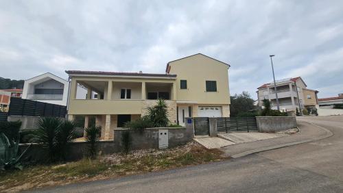 Holiday Home Lara in Gornji Karin