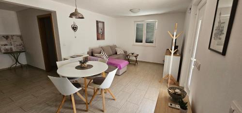 Holiday Home Lara in Gornji Karin