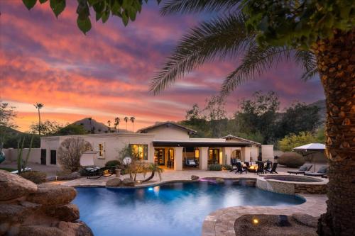 Luxury Family Getaway Pool Games Sauna More – khách sạn tại Bắc Phoenix
