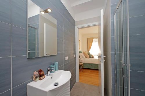 Graceful Apartment near St Peter METRO 100 mt, Roma (foto 5)