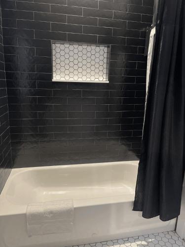 4br 5ba 3 Car Parking Bonus Rm and Back Yard