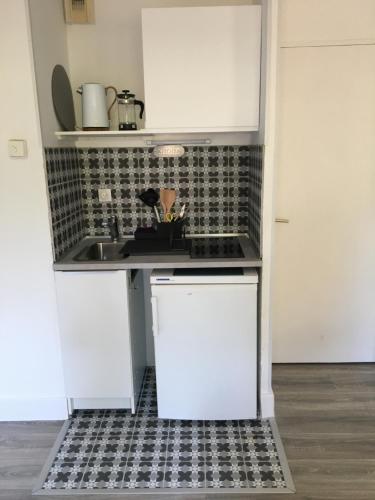 Kitchen, Charmant studio au bord du lez in La Lironde