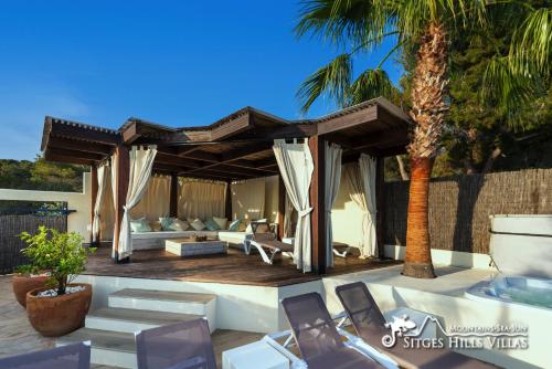 สระว่ายน้ำ, Stunning Villa Ibizenca with private pool in Sitges in กินต์ มาร์