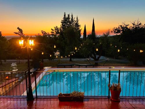 Casale Delle Querce farmhouse in Giove Umbria with pool in 焦維