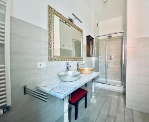 Vatican City Historic Center -Luxury Flat with Garden and Private Parking, Rom (Foto 3)