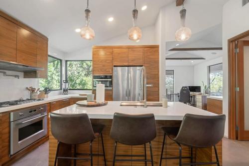 Cozy Oasis in Oakley with Basketball court and pool, Los Angeles (fotografie 2)