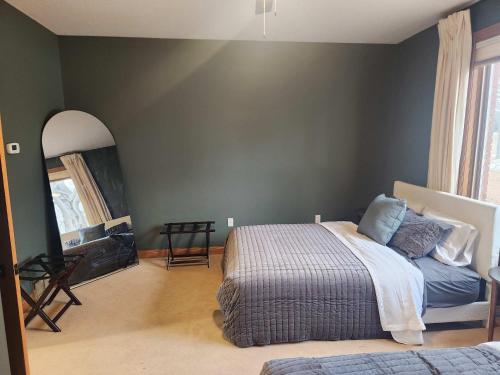 Luxury Family 5BR Lakefront private boat launch