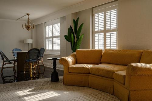 Presidential Suite image 7
