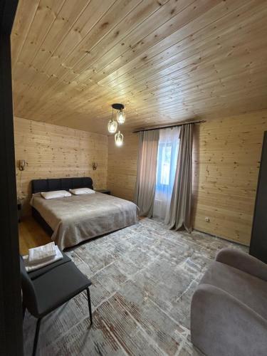 1 king bed, 1 twin bed, 2 sofa beds