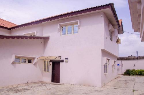 Soolar Apartment in Ikorodu in Ікоруду