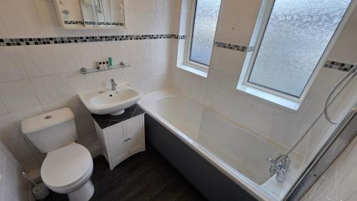 Lovely 2 Bedroom house Contractor friendly, Birmingham