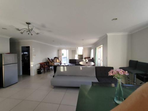 5 Bedroom sweet House 82A Richardson Road in جبل ألبرت