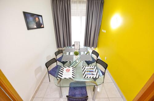 Ideal Accommodation City Center - image 12