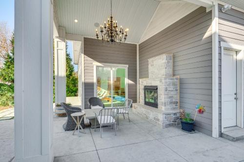 Private Pool and Hot Tub Luxe Unit Near UTA Train! in American Fork