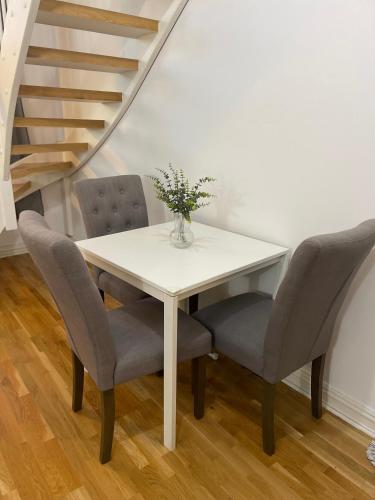 Book a Room in Grunerløkka Oslo Sentrum near Lofthus Samvirkelag Tranen