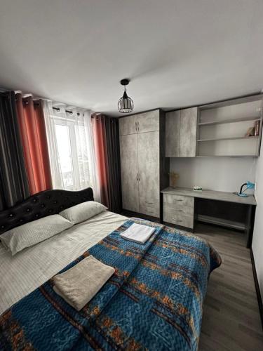 1977 GUEST house