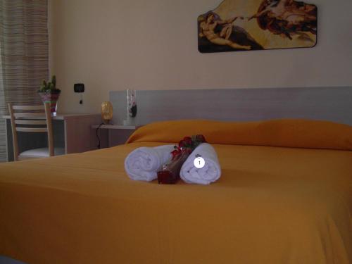 Deluxe Double Room with Shower image 8