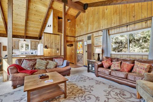 Rustic retreat #2419