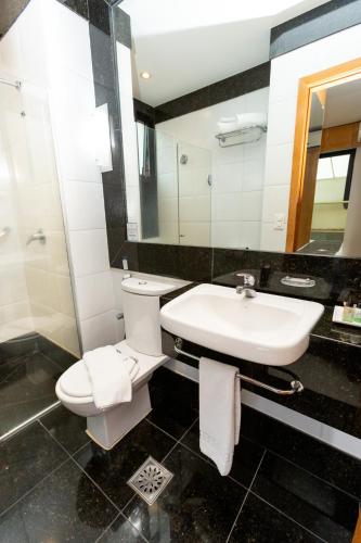 Standard Double Room image 3
