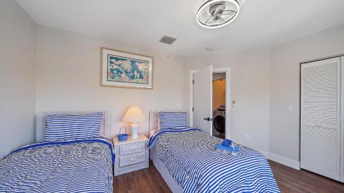 Sunshine Cottage at Cedars in Longboat Key, USA