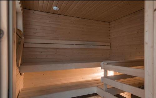Sauna, Moderni asunto hyvien yhteyksien paassa in Kirkkonummi