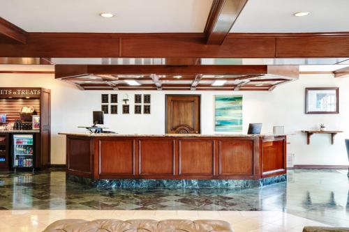 Ayres Suites Diamond Bar - image 6