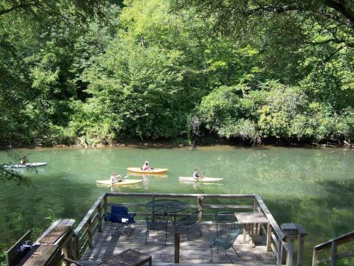 Toccoa Fish Trap in Mineral Bluff, USA