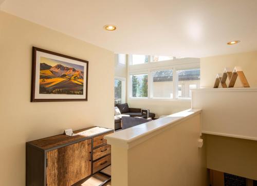 Knob Hill Ridge Townhome # 1 - image 2
