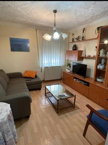 Koplietošanas atpūtas telpa ar TV, Resaenea in Cárcar