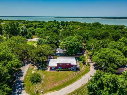 Springhill Lakehouse at Navarro Mills Lake, Dawson