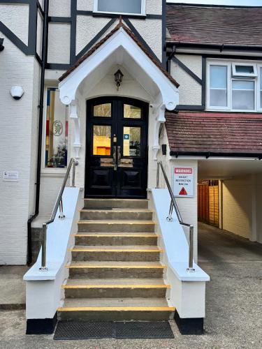 Gidea Park Hotel - image 3