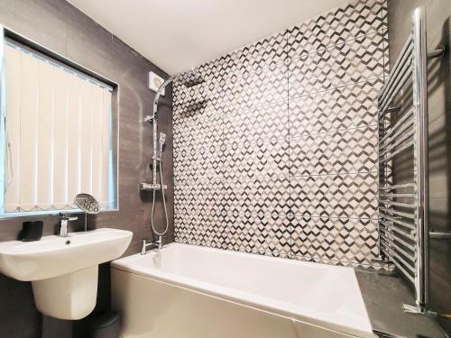 Spacious 3 Bedroom Home - Near Nec, Birmingham Airport & Solihull, Birmingham (fotografie 7)