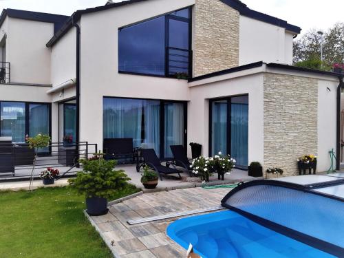 Exterior view, Středočeský kraj Villa 1001 in Tuchlovice