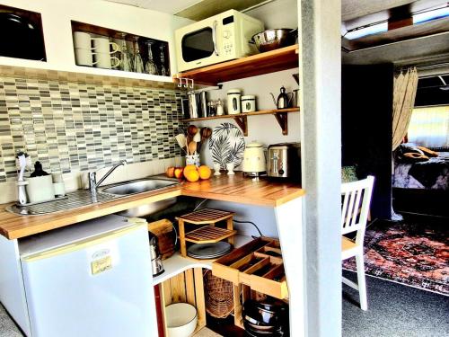 Romantic Retreat Pod by Historic Church on Wine Route in Karoola