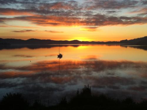 

Tamar Sunset River Retreat
