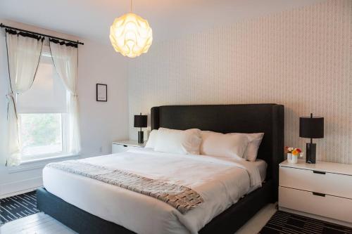 The Vue - Nestled by Roblin's Lake with a Hot Tub in Gardenville (ON)