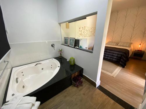 Spa Orgânico Chalé Hidro Cedro Spa Orgânico Chalé Hidro Cedro