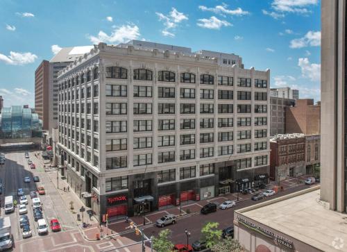 #1 Downtown King Free Parking- Walk to Gainbridge, Lucas Oil, Conv Cntr