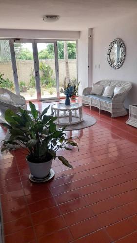Exterior view, Apartamento Vacacional Playa Grande in Maiquetía
