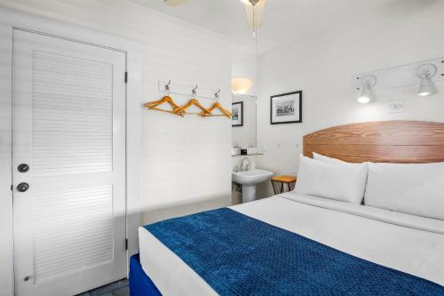 Queen Island Room room in Eden House