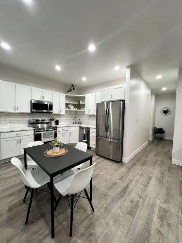 Newly Remodeled Luxury Ski and Relax Retreat