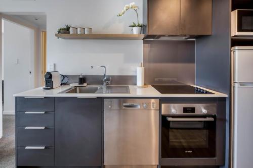 Newtown Tranquility Spacious 2-Bedroom Apartment in Newtown